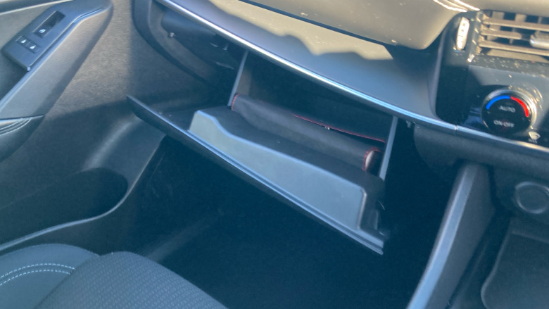 Nissan Qashqai 1.3 DiG-T MH Acenta Premium 5dr Petrol Hatchback